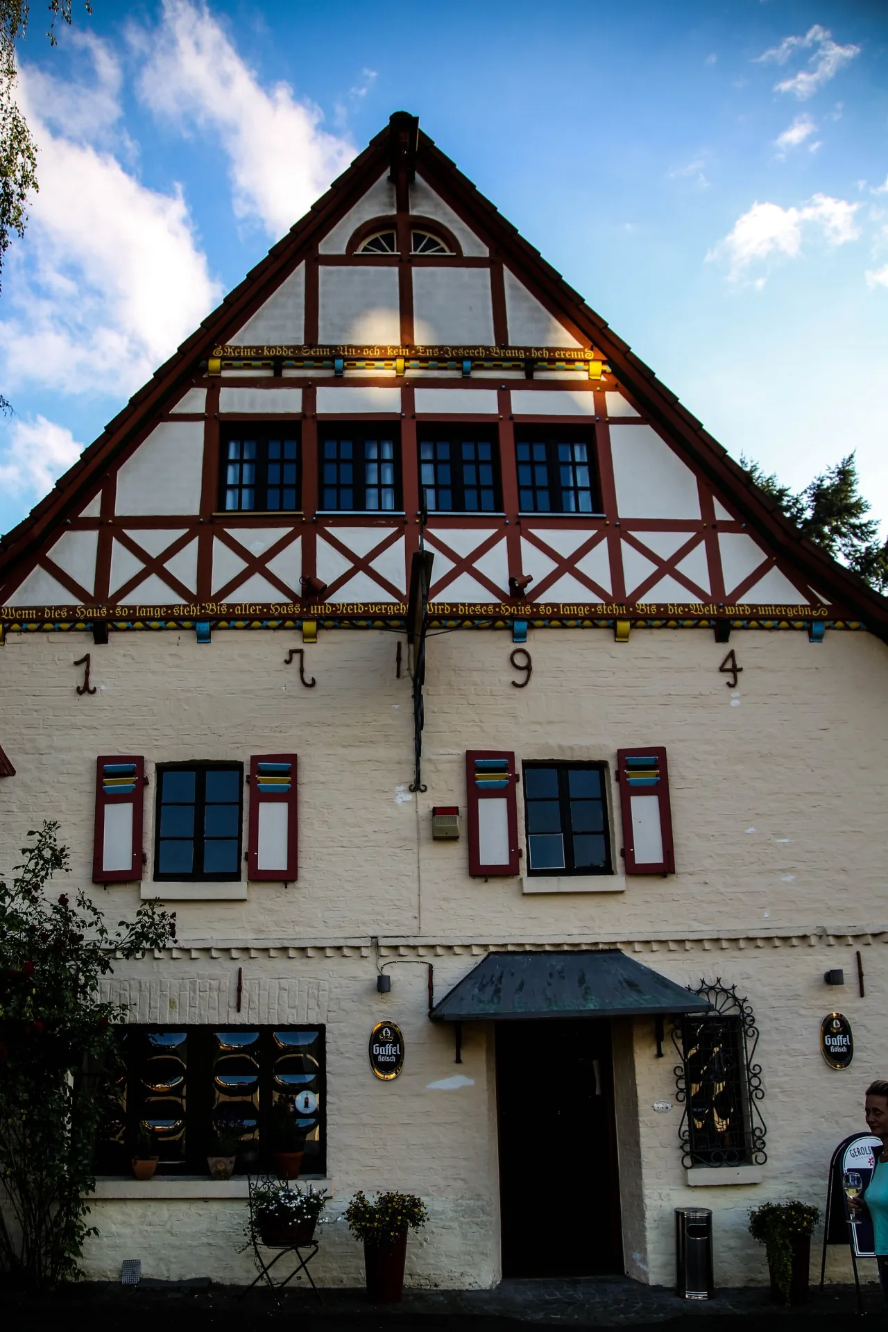 Giebelfassade des historischen Gasthofs Margaretenhöh
